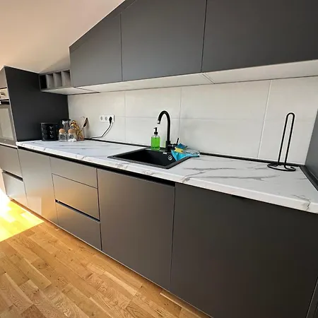 Apartment Lejna By Ben&Co Apartman